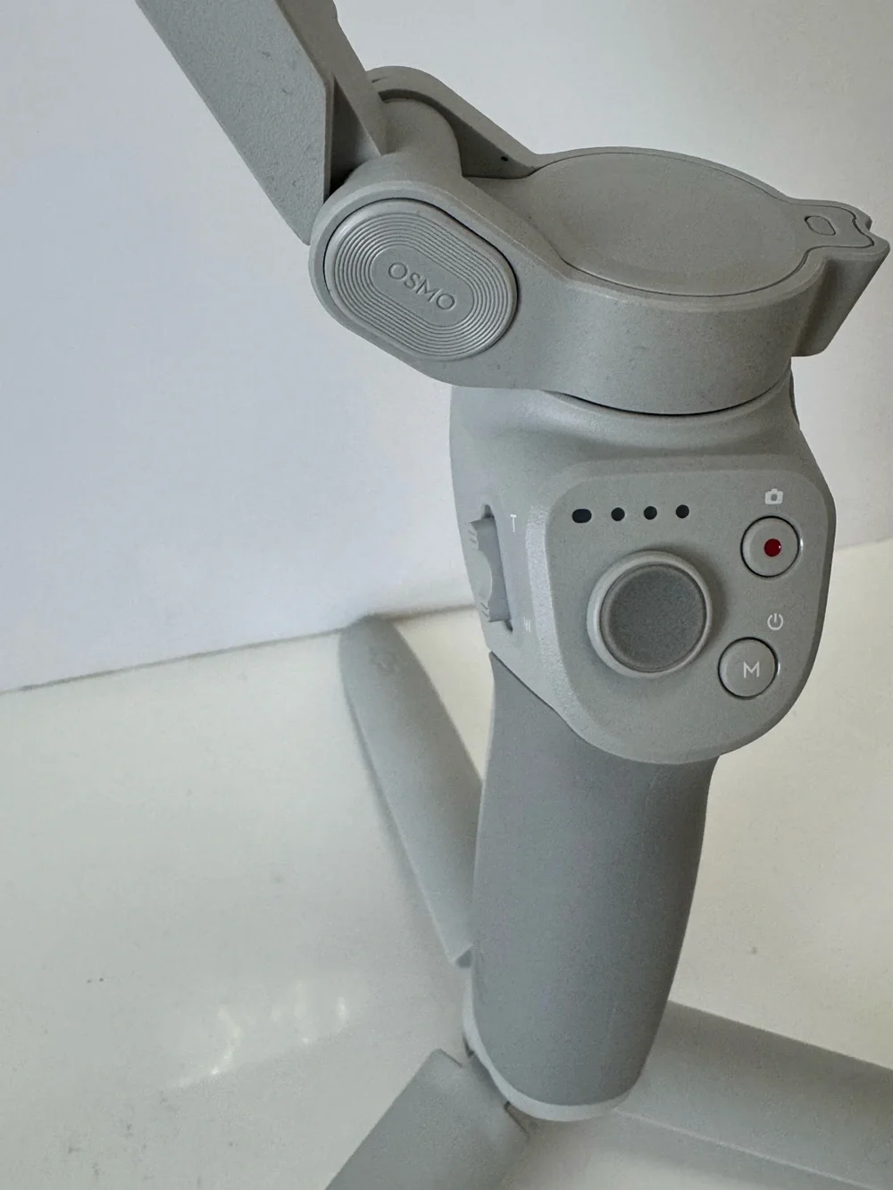 DJI OM 4 Osmo Mobile 4 3-Axis Smartphone Gimbal w/Magnetic Clamp & Tripod